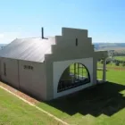 Maatskappy 4 beeld HILLHOUSE Windsurfing in Howick KZN