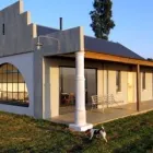 Maatskappy 5 beeld HILLHOUSE Windsurfing in Howick KZN