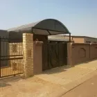 Maatskappy 1 beeld MR BROWN & ASSOCIATES CONSTRUCTION (PTY) LTD Wooden Floors and Mare More in Soweto GP