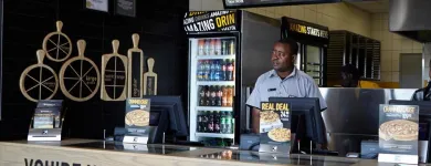 Maatskappy 8 beeld DEBONAIRS PIZZA Weekday special in Westville KZN