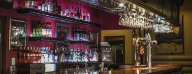 Maatskappy 2 beeld THE BLUE CRANE RESTAURANT AND BAR Tourists in Pretoria GP