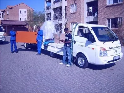 Maatskappy 3 beeld FURNITURE REMOVAL BAKKIES 0728683484