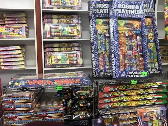 Maatskappy 2 beeld FIREWORKS FACTORY SHOP