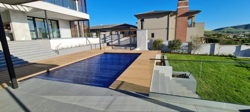 Maatskappy 3 beeld DESIGNER POOL COVERS CAPE TOWN