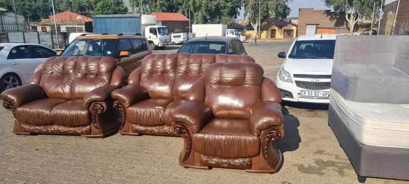 Business 2 image IMPRESSIVE PAWN SHOP