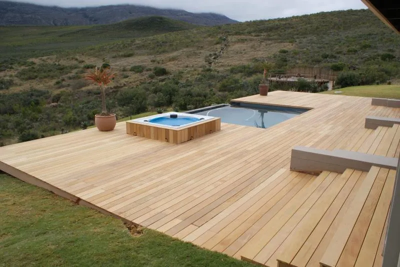 Maatskappy 1 beeld MASTER DECKS