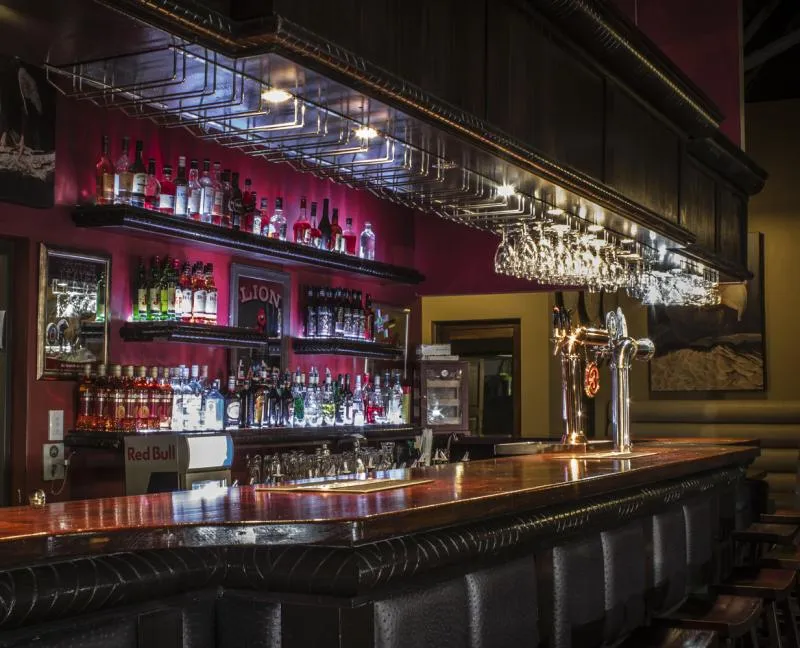 Maatskappy 2 beeld THE BLUE CRANE RESTAURANT AND BAR